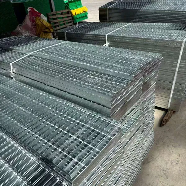 Gepresste Stahlgitter 25x5mm mit geriffelter Oberfläche für rutschfeste Gehwege