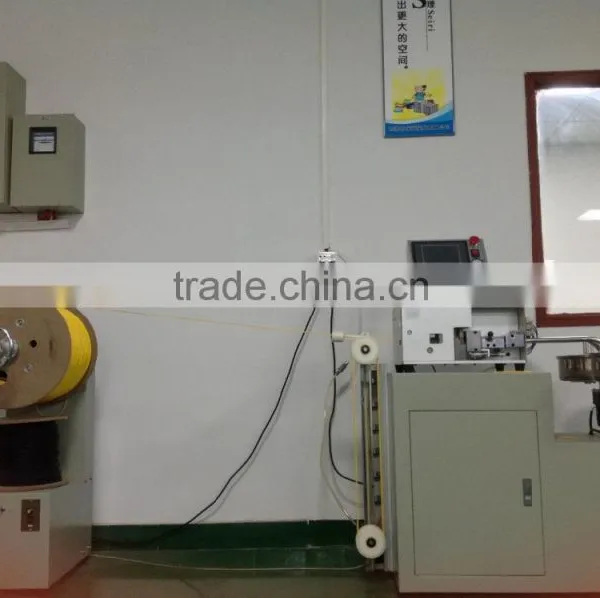 China Manufacturer Indoor OM3 6 Fiber Optic Patch Cord ) photo-5