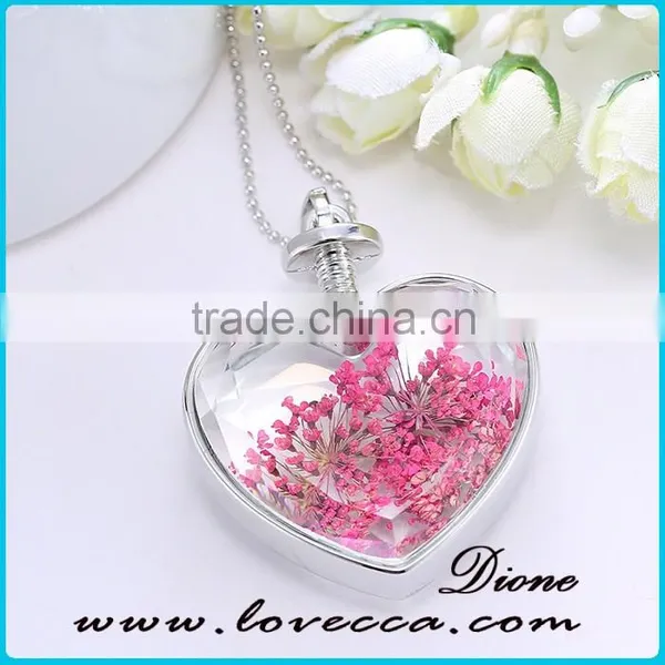 Vintage Pendant Floating Locket Charm Necklace With Dried Real Lace Flower photo-3