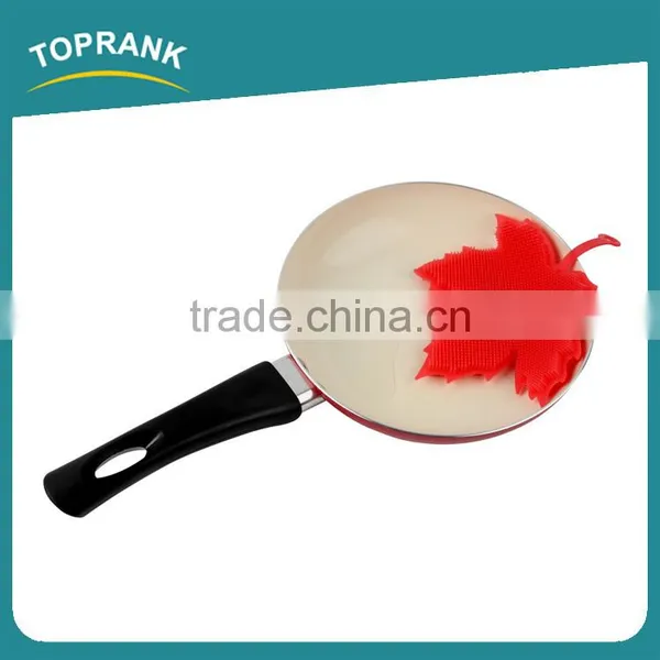 Toprank Multifunctional Maple Leaves Shaped Easy Cleaning Kitchen Dish Brush Fruit Scrubber Soft Silicone Potato Vegetable Brush photo-5