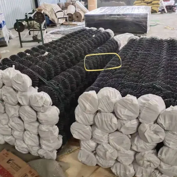 Hot Dipped Galvanized 6x10 Cchain Link Security Fence Privacy Fabric photo-2