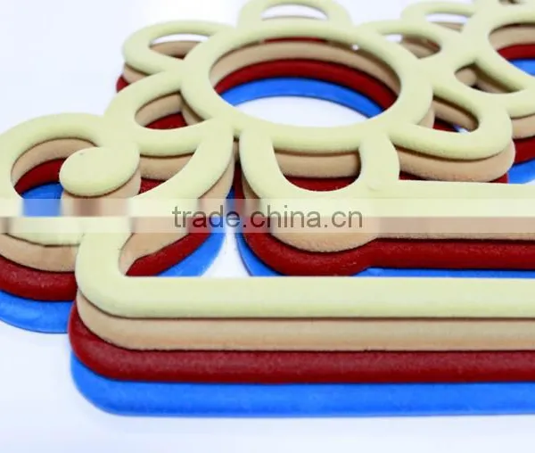 Kimono Plastic Flower Scarf Hanger photo-2