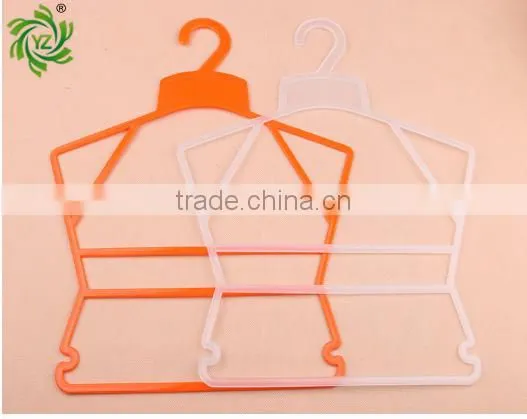 Yiwu Wholesale Body Shape Dispaly Plastic Clothes and Pants Hangers for Kids photo-2