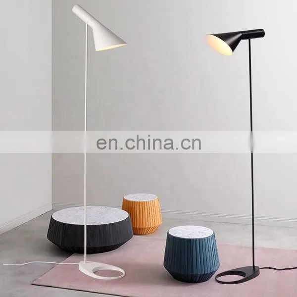 Contemporary Art Deco Metal Indoor Floor Lamp photo-6