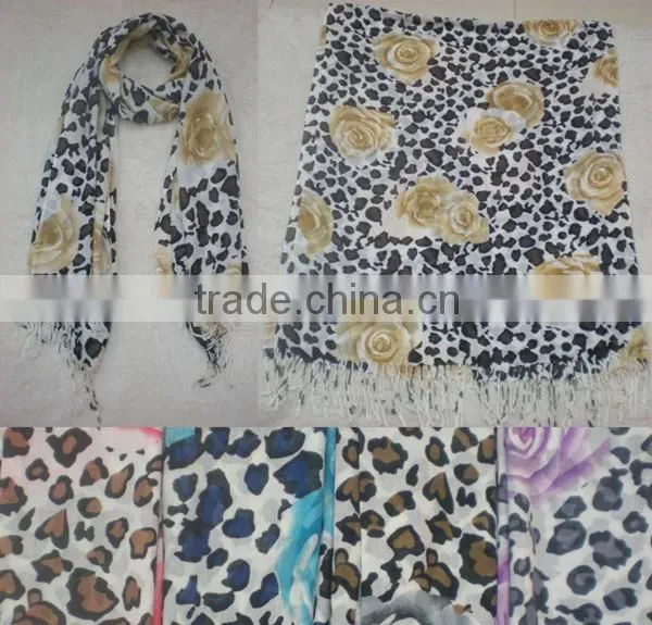 81310147 Spot and Rose Figure Gauze Scarf