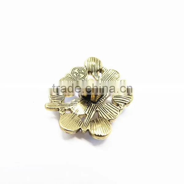 Custom Chinese Diamond Alloy Button For Garment photo-3