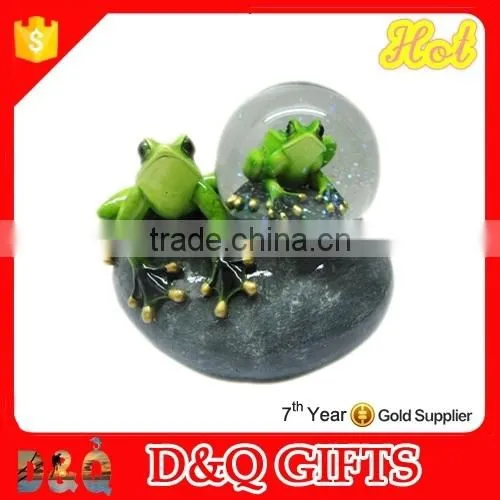 2015 New Arrival Polyresin Souvenir Frog Glass Snow Globe photo-3