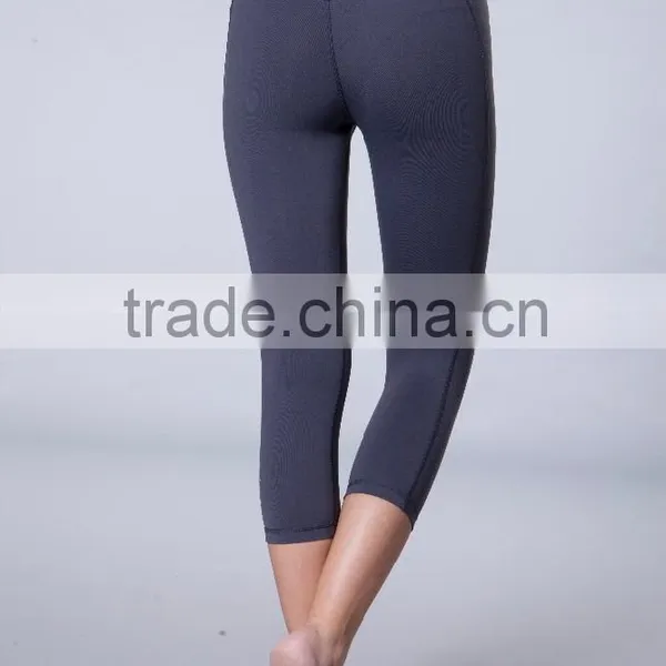 Popular Women's Yoga Capri Pants Made of 87% Nylon and 13% Spandex Girl's Fashion Sports Capri Pant photo-2