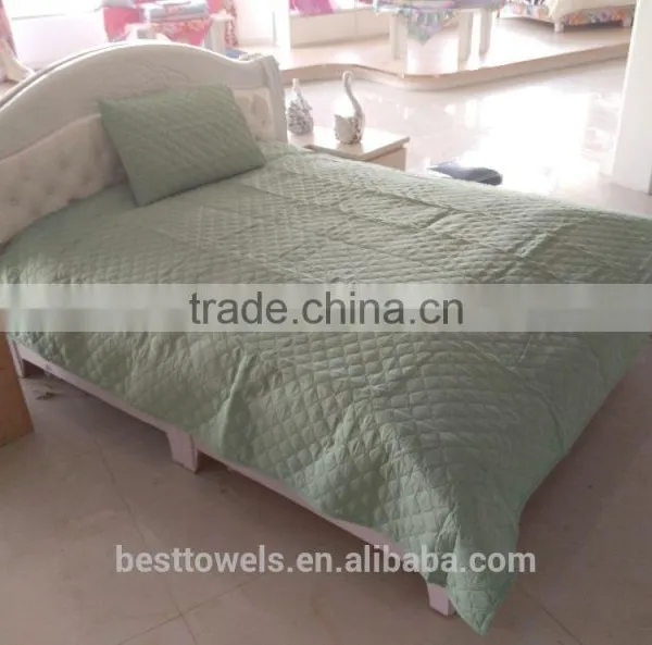 Hot selling 100%polyester embossed luxury bedspread
