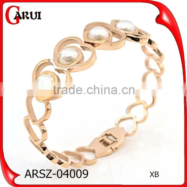 China Supplier Jewelry In Stainless Steel Gold Bangles Models Heart Style photo-2