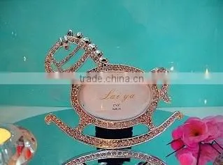 AN366 ANPHY European Style Zinc Alloy Diamond Cute Small Bear Horse Shape Wedding Household Decoration Photo Frame Display Stock photo-3
