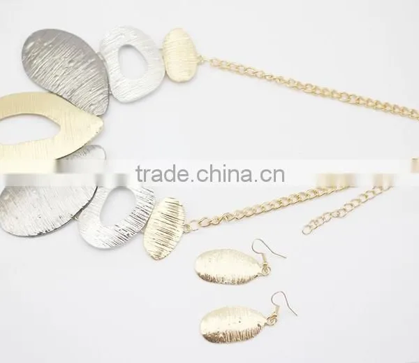 Indian Gold Plated Necklace Set Light Weight Gold Necklace Set photo-2