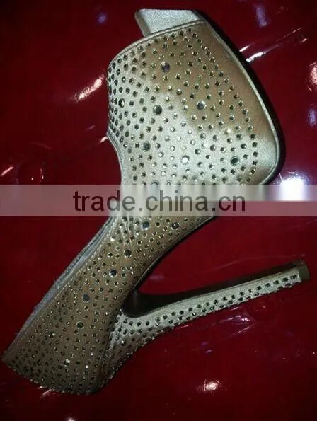 Semi-automatic Rhinestone Brushing Machine for Shoes and Bags photo-3