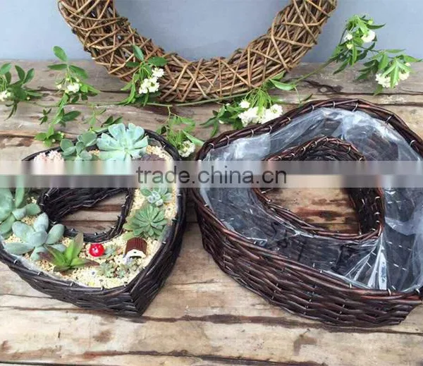 Handmade Wicker Basket Heart-shaped Retro Pastoral Desktop Simulation Flower Planting Pot Plants Meat Storage Basket photo-2