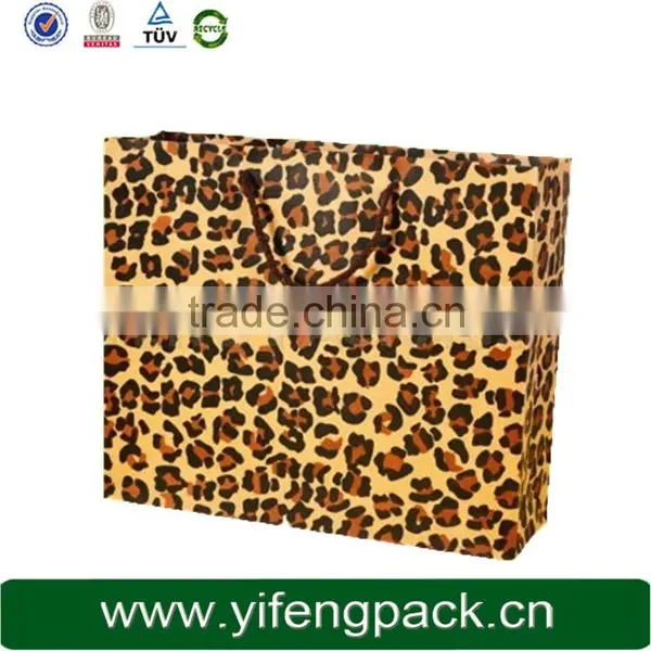 Customized High Quality And Fancy Printed Christmas Paper Gift Bag With Handles photo-2