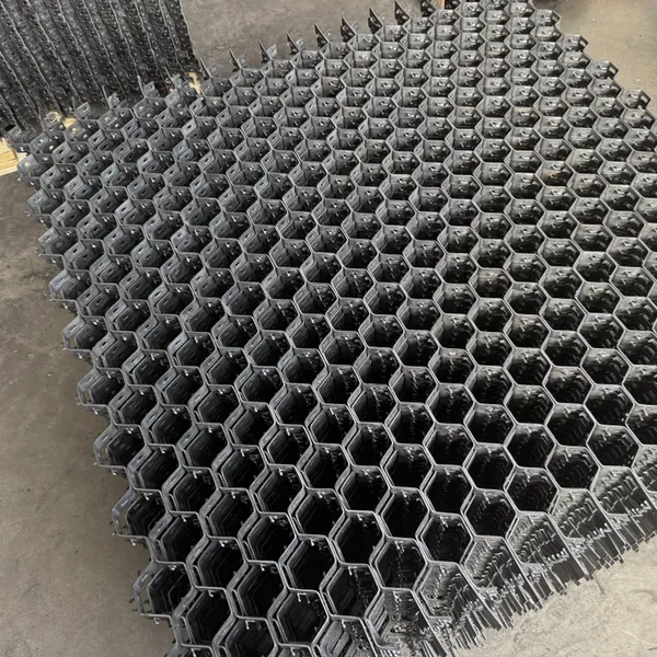 Refractory Hex Mesh, Malla Hexagonal As Lining Against Heat, Abrasion & Corrosion, ST37 Carbon Steel Factory Direct photo-3