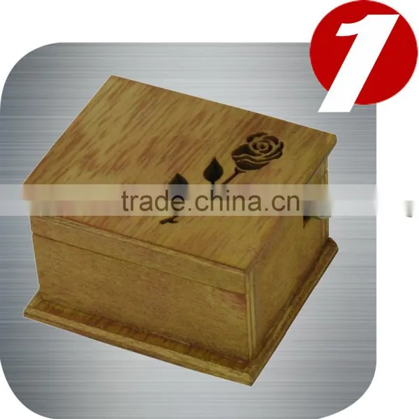 Square Shape and Hand Cranked Play Power Wholesale Music Box Wood photo-2