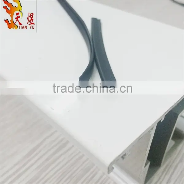 Soft Black u Shape Plastic Edge Trim Strip Cover the Glass and Laminated Board photo-2