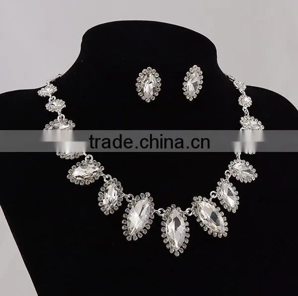 Latest Fashion Having Stock Diamond Necklace and Earring Jewelry Set photo-3