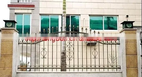 2013 Top-selling Handmade Iron Fence Decoration