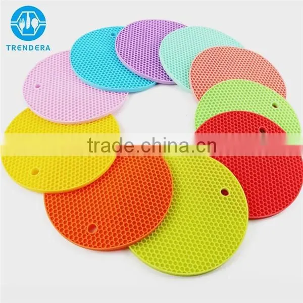 Heat Resistant Dishwasher Safe Silicone Table Mat photo-2