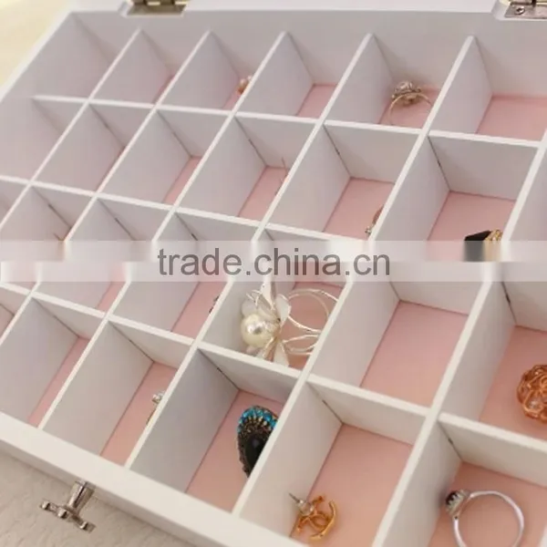 Beautiful Latest Style Velvet Jewelry Box photo-5