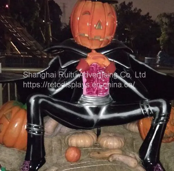 HALLOWEEN WINDOW DISPLAY PROPS