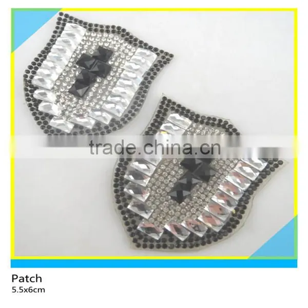 Iron on Glass Stone Applique Hotfix Red "M" Word Rhienstone Patch 5.5x6cm photo-5