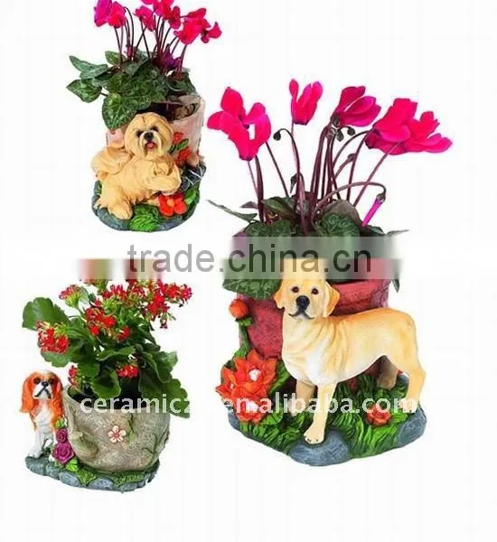 New Polyresin vase with dog