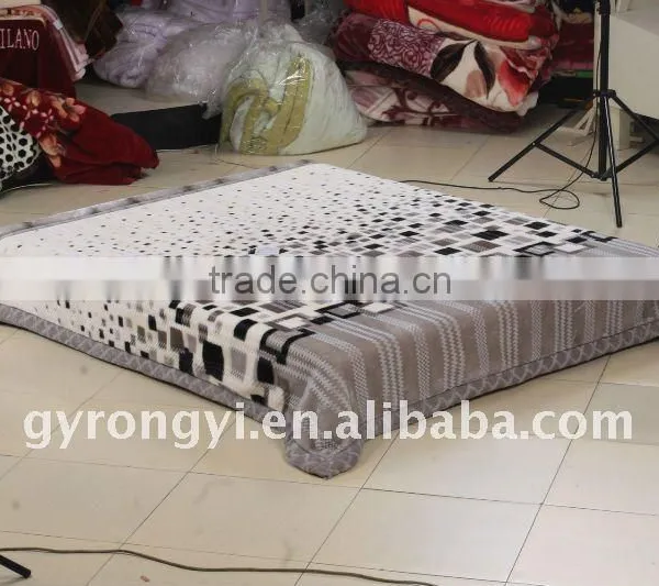 100% Polyester 2 Ply Raschel Blanket With Interweaving