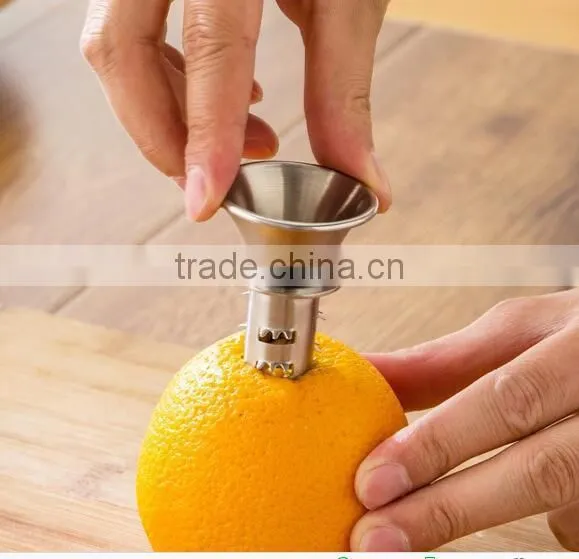 CY179 Potable Stainless Steel Fruit Vegetable Tools Lemon Juicer Manually Squeezers photo-4