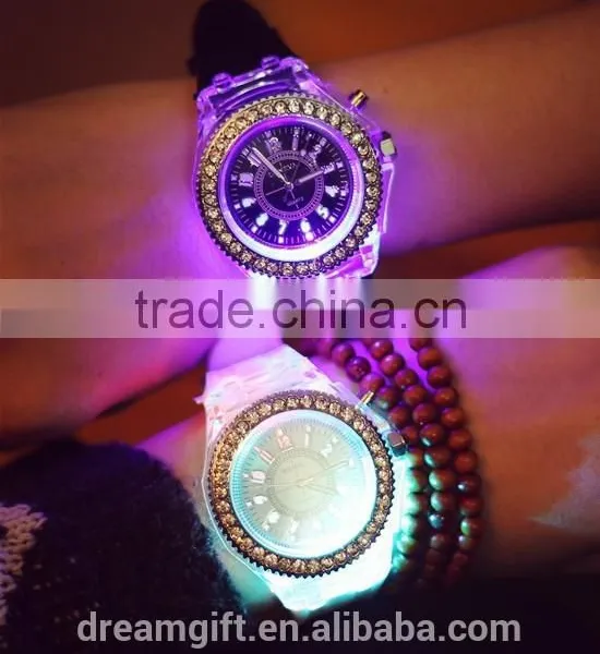Stock Wholesale 2015 New Color Led Diamond Watches Fashion for Men Women Teenagers Silicone Plastic Electronic Watch photo-3
