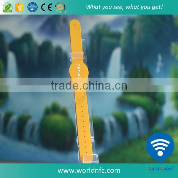 Anti-tamper NTAG213/NTAG216 Rfid PVC Wristband NFC Bracelet for VIP photo-2