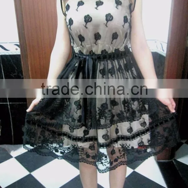 Black Embroidery Lady's Dress Style