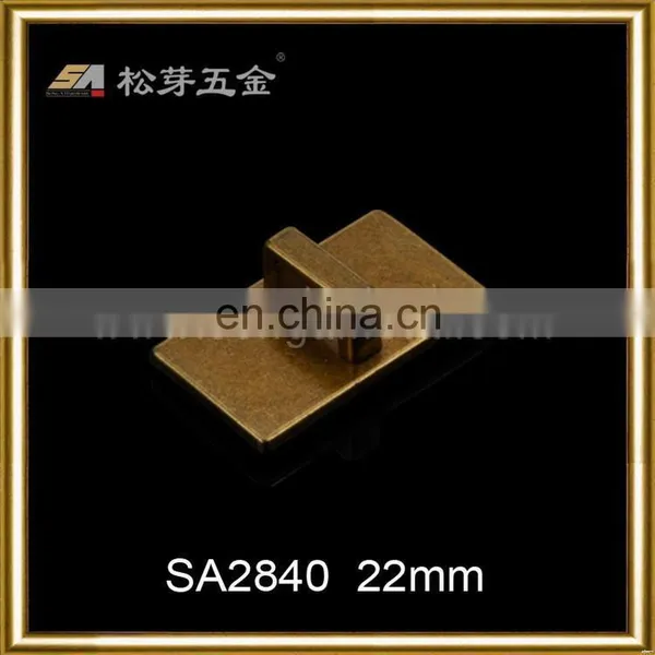 Wholesale All Kinds of Metal Hot Selling Pyramid Studs Cover photo-2