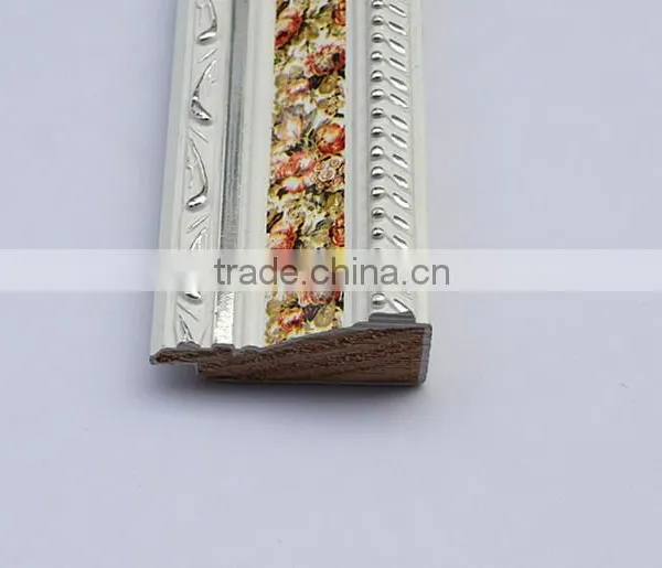 Red Flower Wooden Frame Moulding photo-3