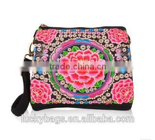 Chinese Wholesale Embroidery Canvas Messenger Bag Shoulder Bags for Women photo-2