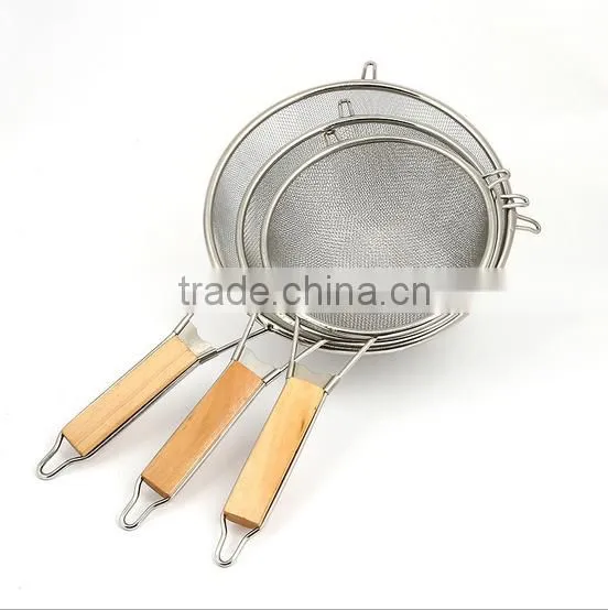 Stainless Steel Kitchen Strainer With Long Wood Handle photo-3