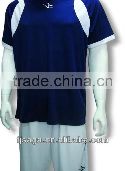 Design Men's Football Sports Uniforms With T-shirts and Shorts photo-2