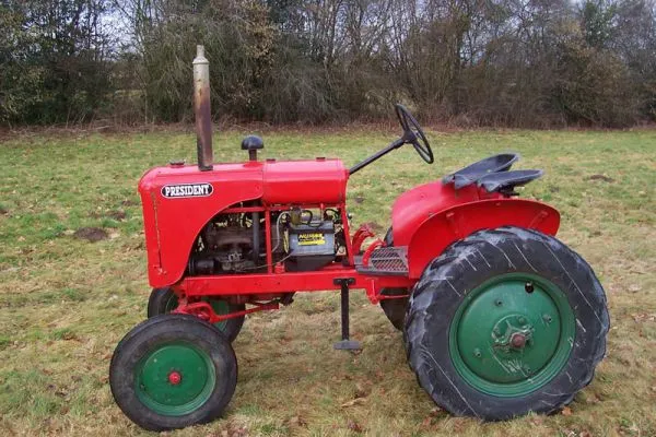 55HP 120Hp High Efficiency Tractor Farm Equipment Strong Engine 4 Wheel