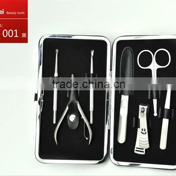 Manicure and Pedicure Set With 7 Tools WA001
