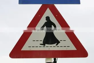 Solar Powered Customized Pedestrian Pavement Traffic Sign for Arab Countries photo-2
