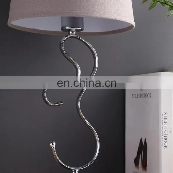 China Manufacturer Wholesale Creative Design Custom Fancy Table Lamps Metal for Home Decor photo-5