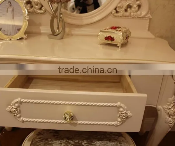 Spain Style Vintage Carved Sliding Wardrobe Door for Bedroom photo-3