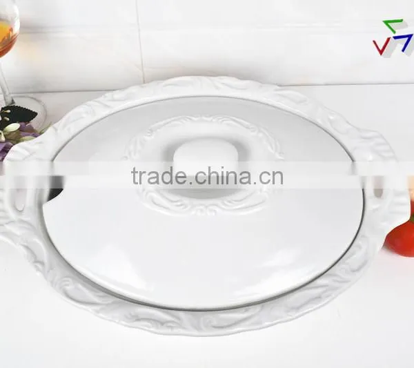 15" Oval Porcelain Bakeware With Lid photo-2