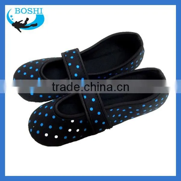 Top Quality Nice Design Neoprene Socks Shoes in China photo-4
