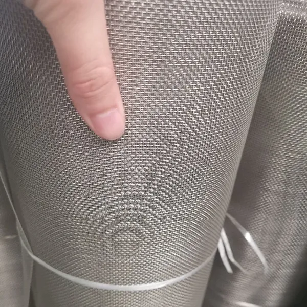 The Manufacturer Supplies 304 Stainless Steel Wire Mesh Plain Weave Mesh and High-mesh Micro-pore Filtration Mesh photo-5