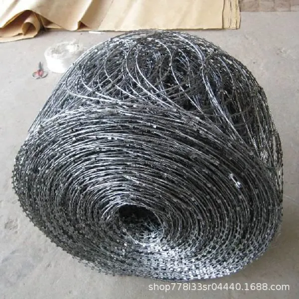 Razor Concertina Wire for Border Security Fence, UV-Resistant PVC Coated Option Available