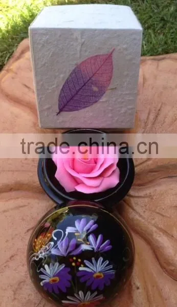 Thai Carving Soap Flower High Quality Mango Wood Container With Paint on Top With Mulberry Paper Silk Box