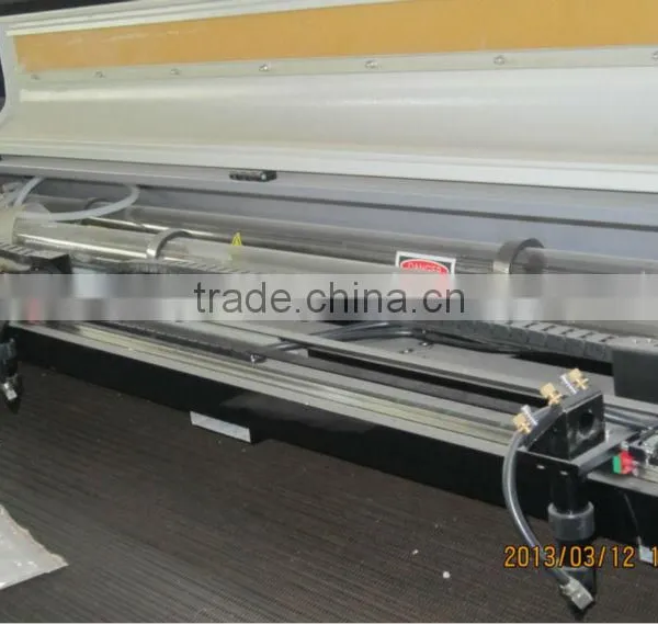 SM1625 Auto Feeding Denim Jeans Laser Engraving Machine photo-3